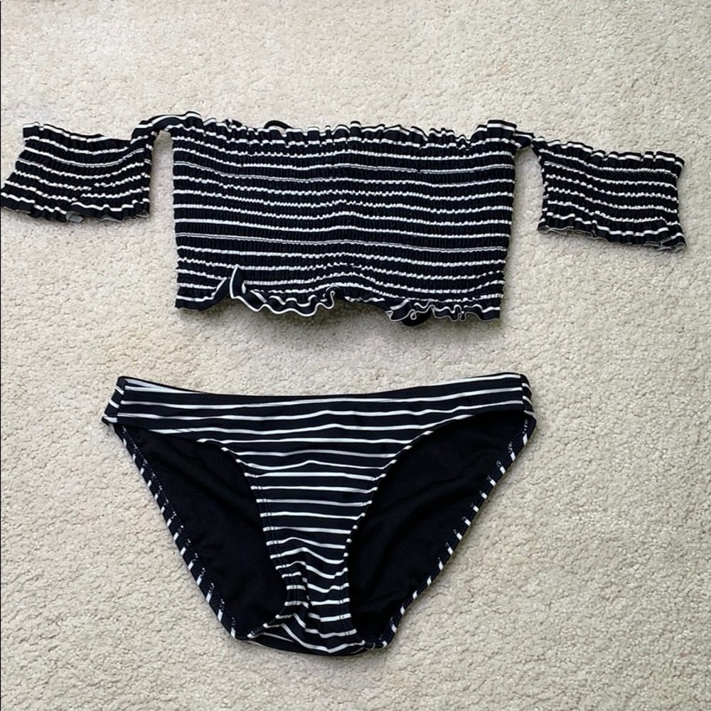 White and black off the shoulder wired bikini